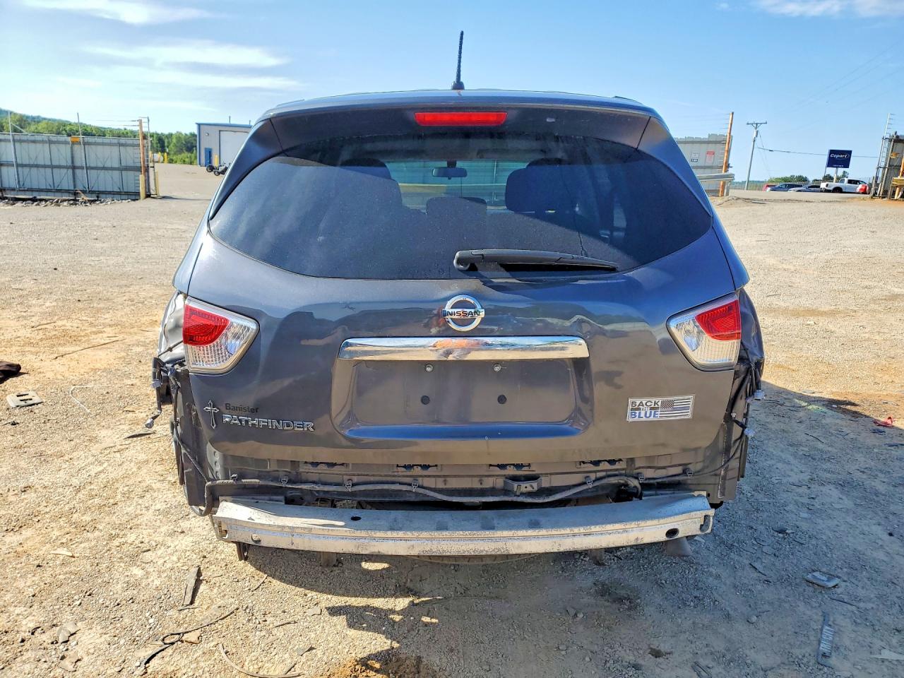 Nissan Pathfinder S