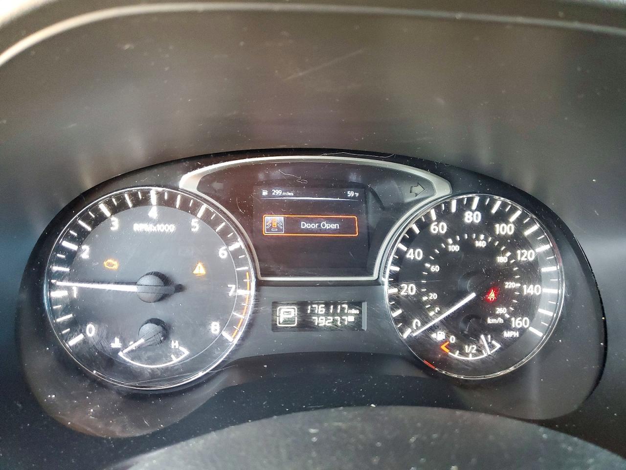 Nissan Pathfinder S