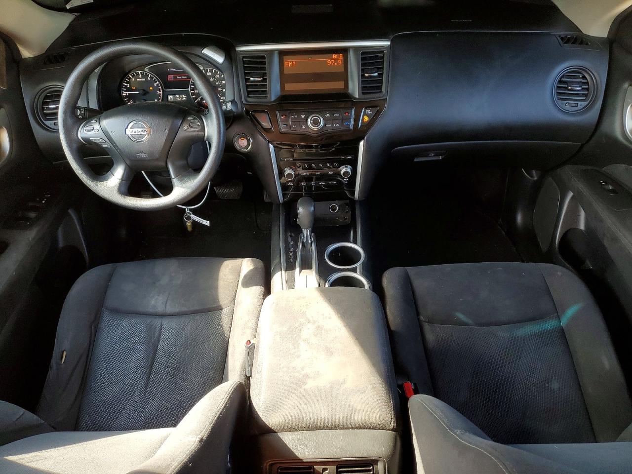 Nissan Pathfinder S