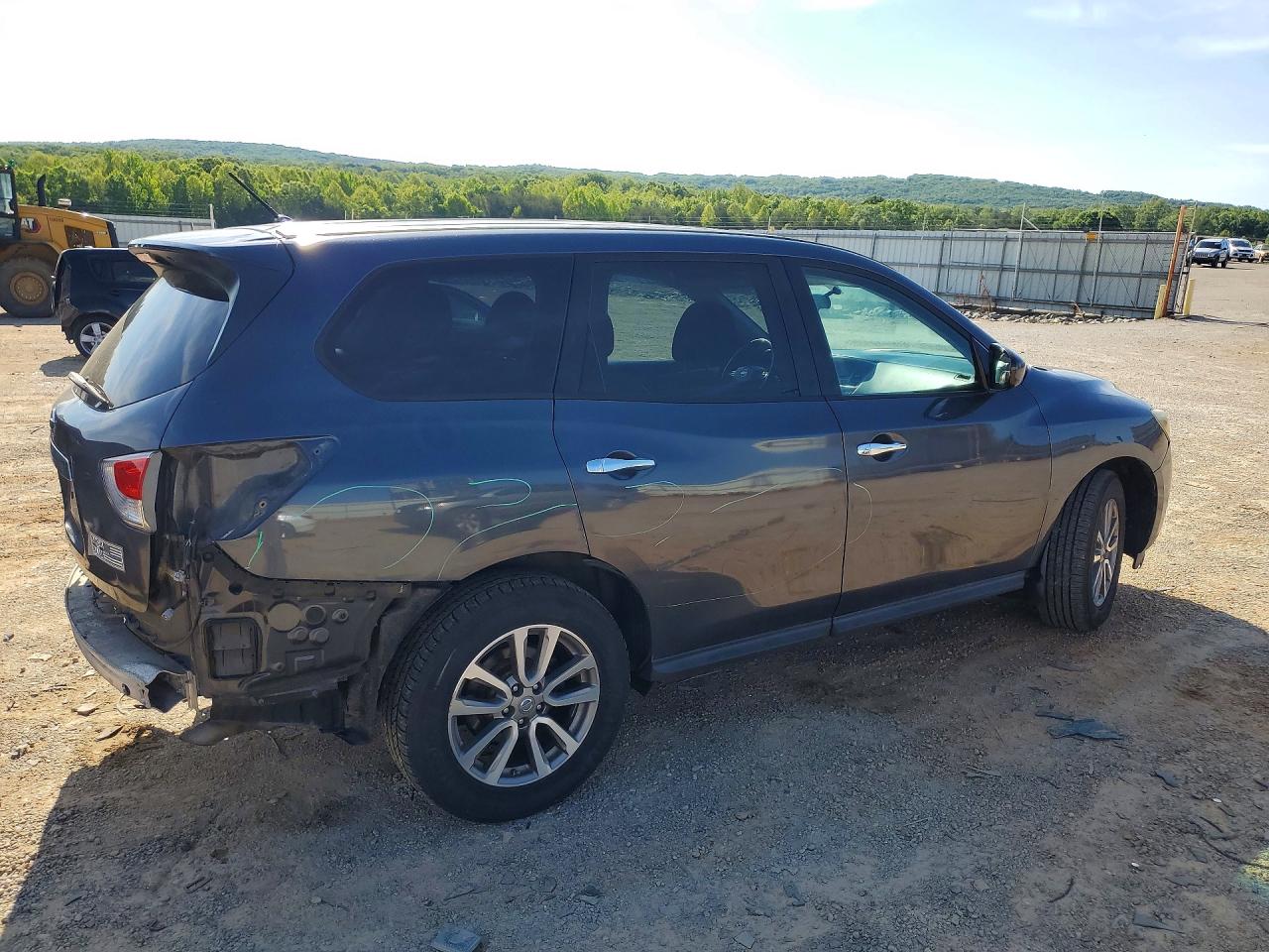 Nissan Pathfinder S
