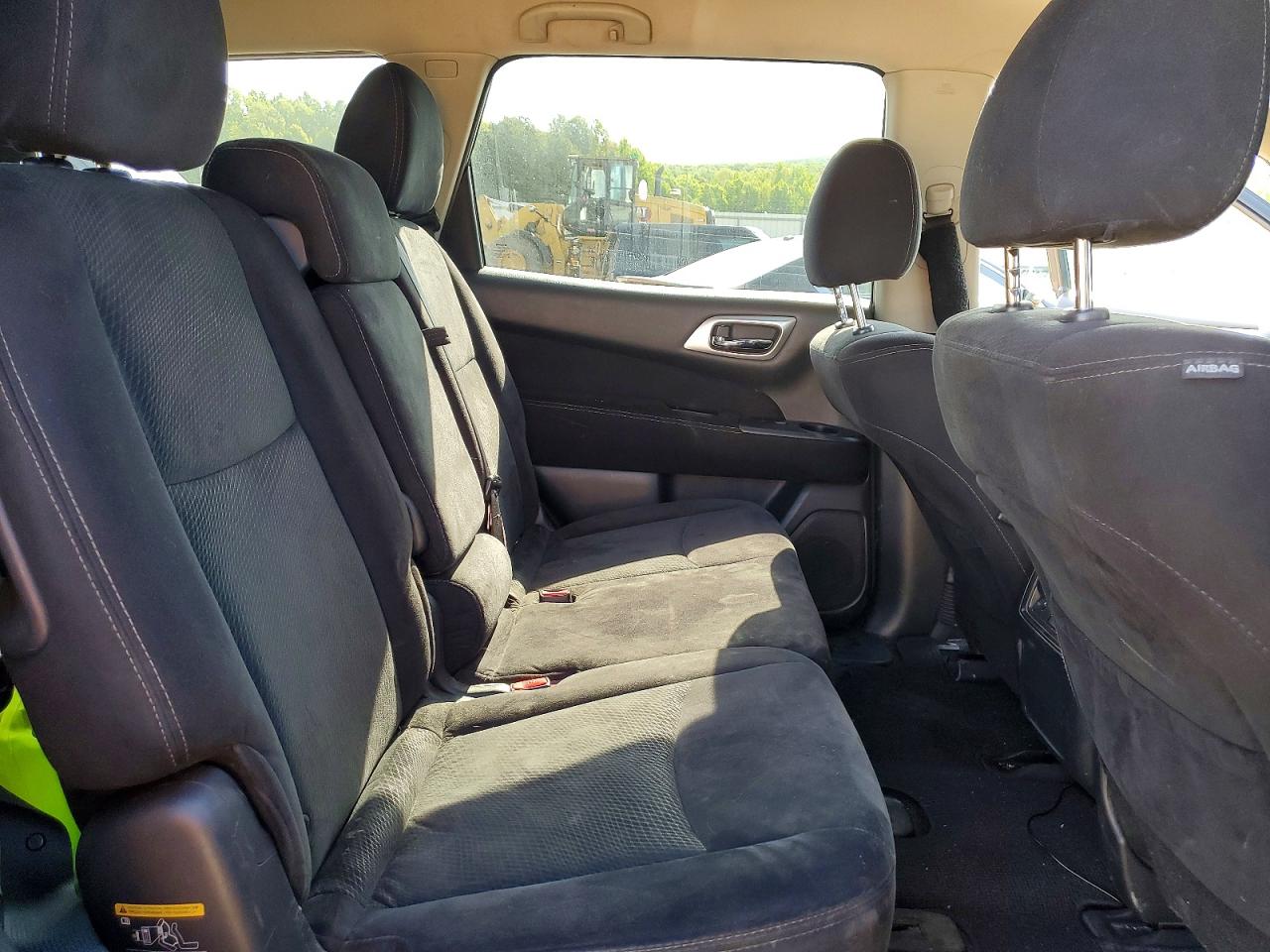 Nissan Pathfinder S