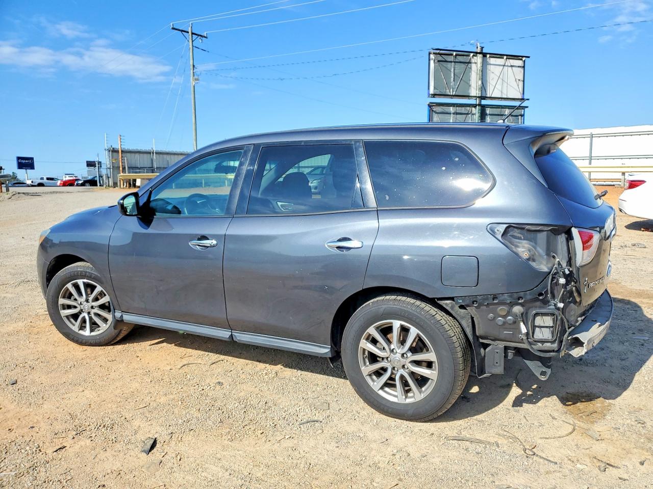 Nissan Pathfinder S