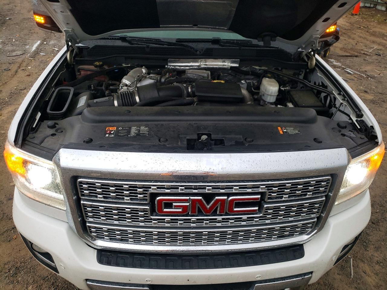 GMC Sierra K2500 Denali