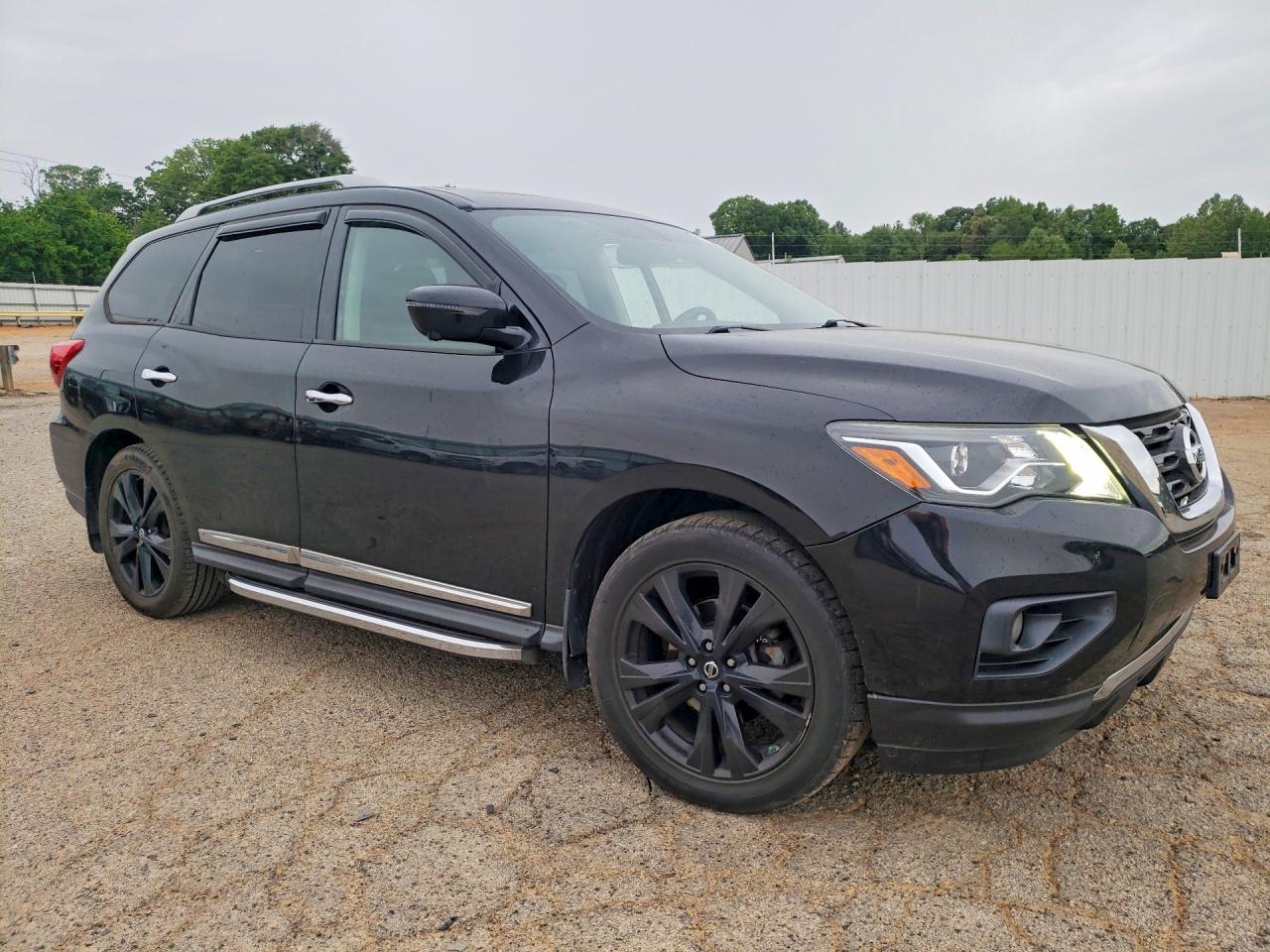 Nissan Pathfinder Platinum