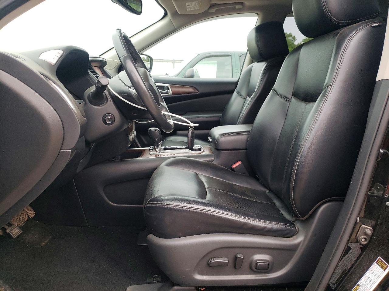 Nissan Pathfinder Platinum