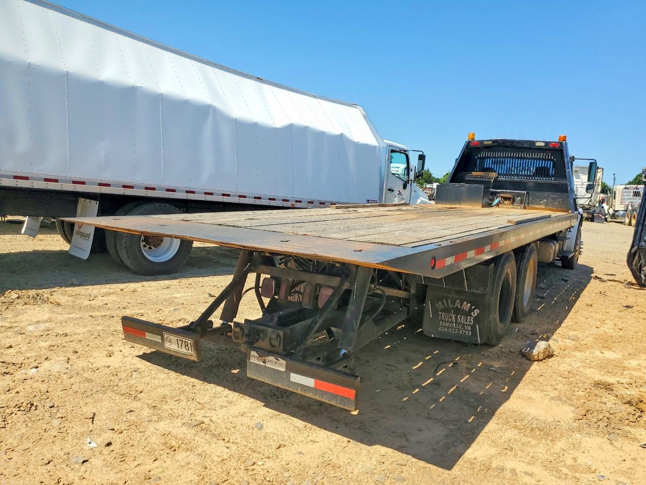 Freightliner M2 106 Medium Duty