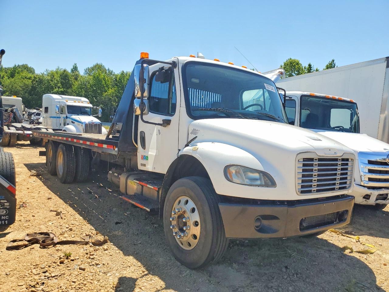 Salvage Freightliner M2 Image