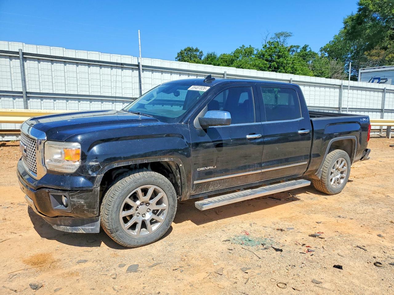 Salvage GMC Sierra Image