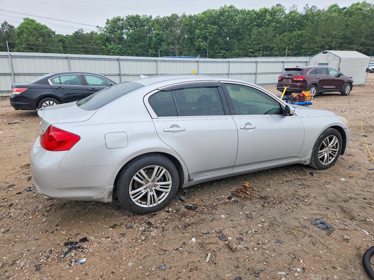 INFINITI G37 Journey