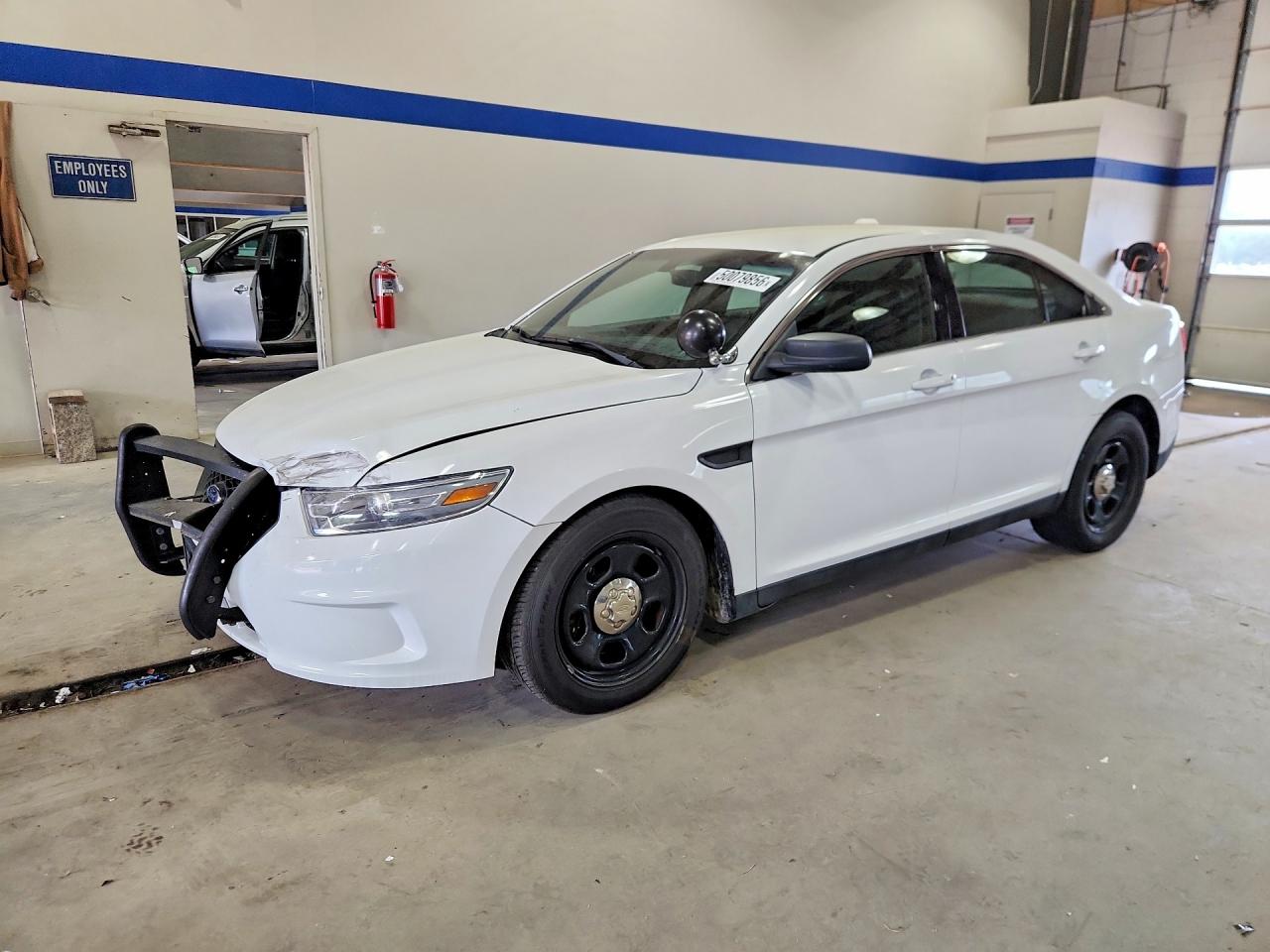 Salvage Ford Taurus Image
