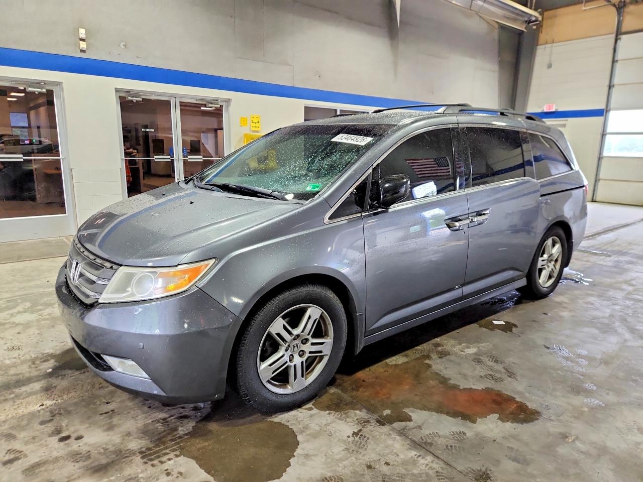 Salvage Honda Odyssey Image