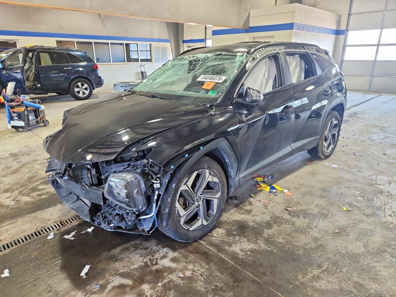 Salvage Hyundai TUCSON Image