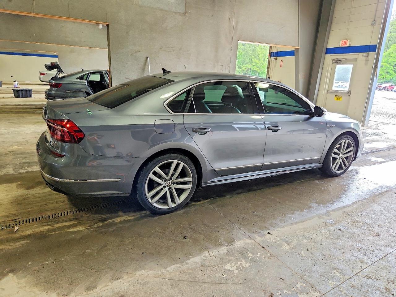 Volkswagen Passat R-line
