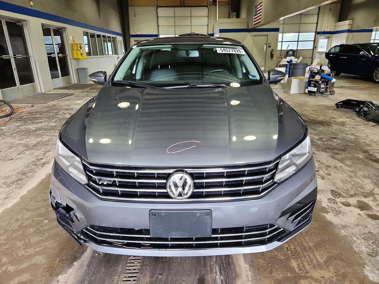 Volkswagen Passat R-line