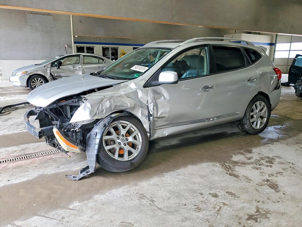 Salvage Nissan Rogue Image