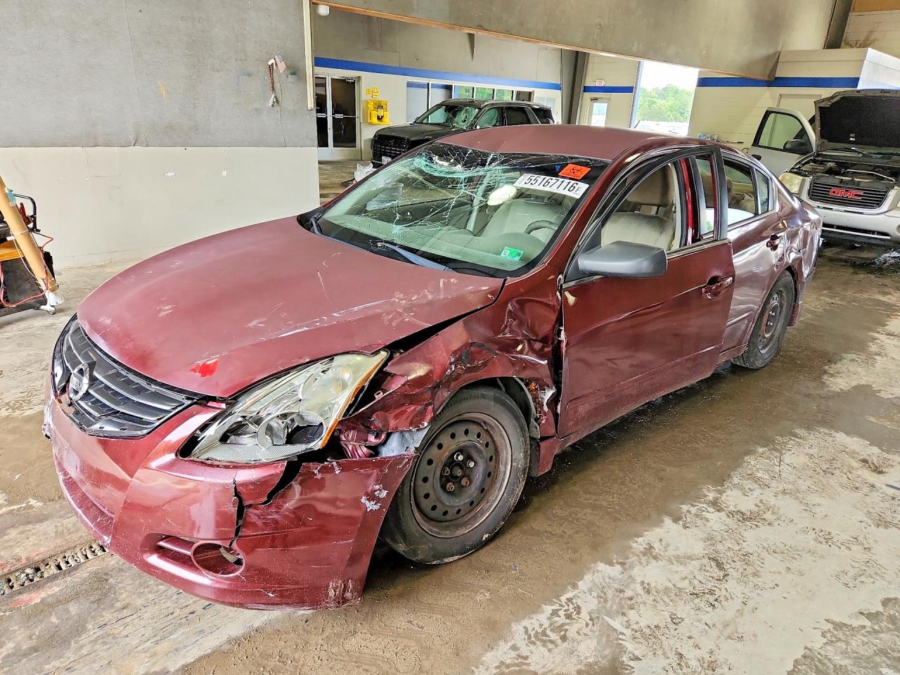 Salvage Nissan Altima Image
