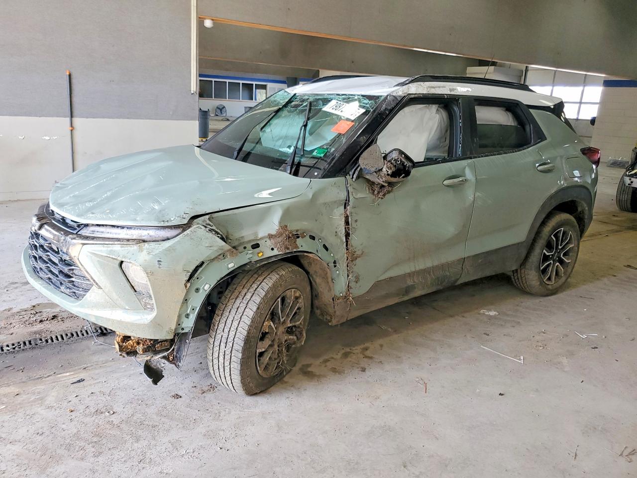 Salvage Chevrolet Trailblazer Image