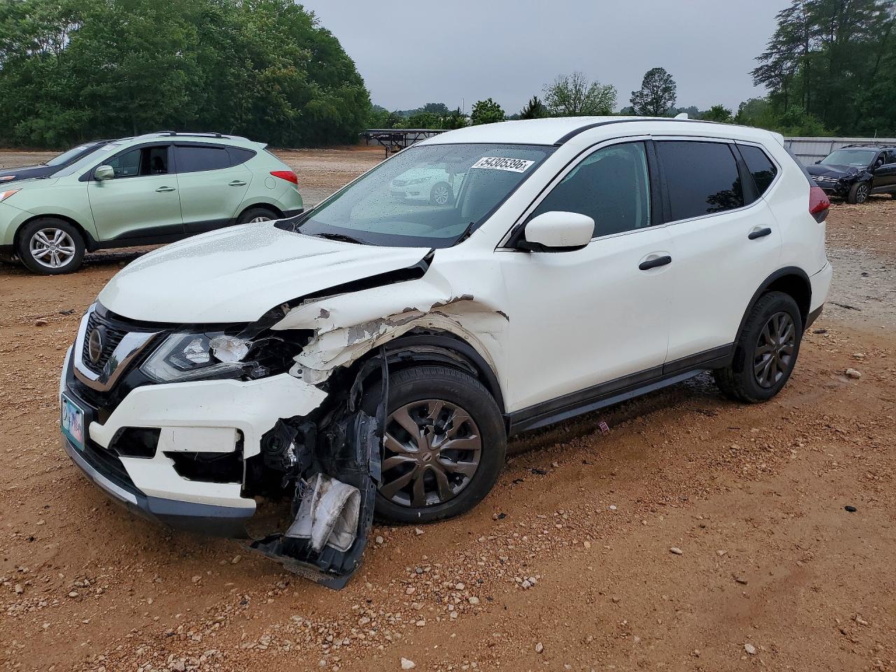 Salvage Nissan Rogue Image