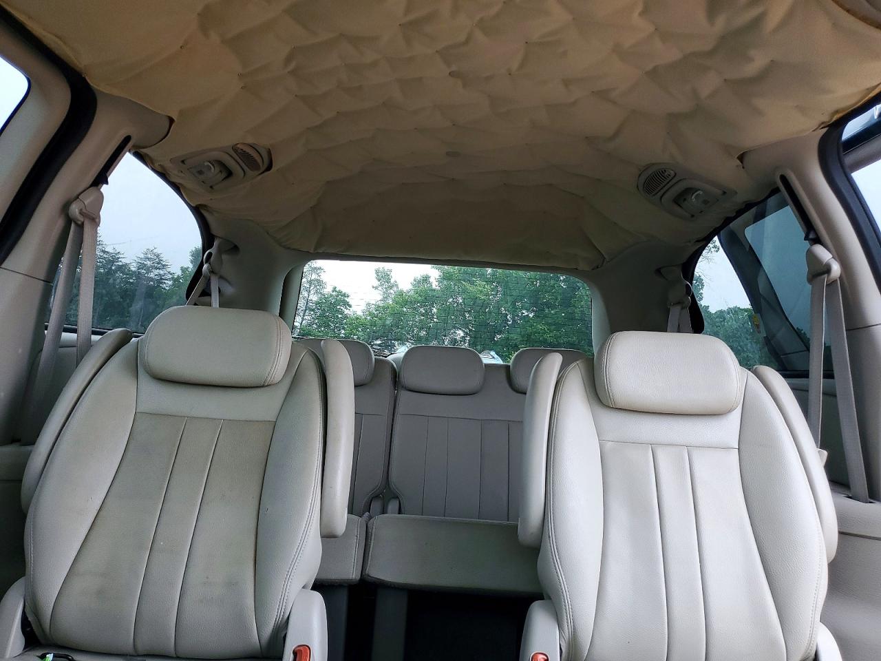 Dodge Caravan Sxt