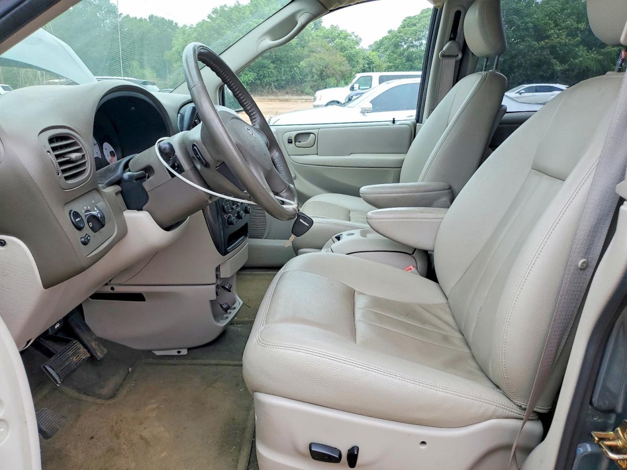 Dodge Caravan Sxt