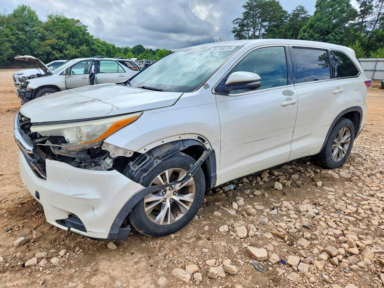 Salvage Toyota Highlander Image