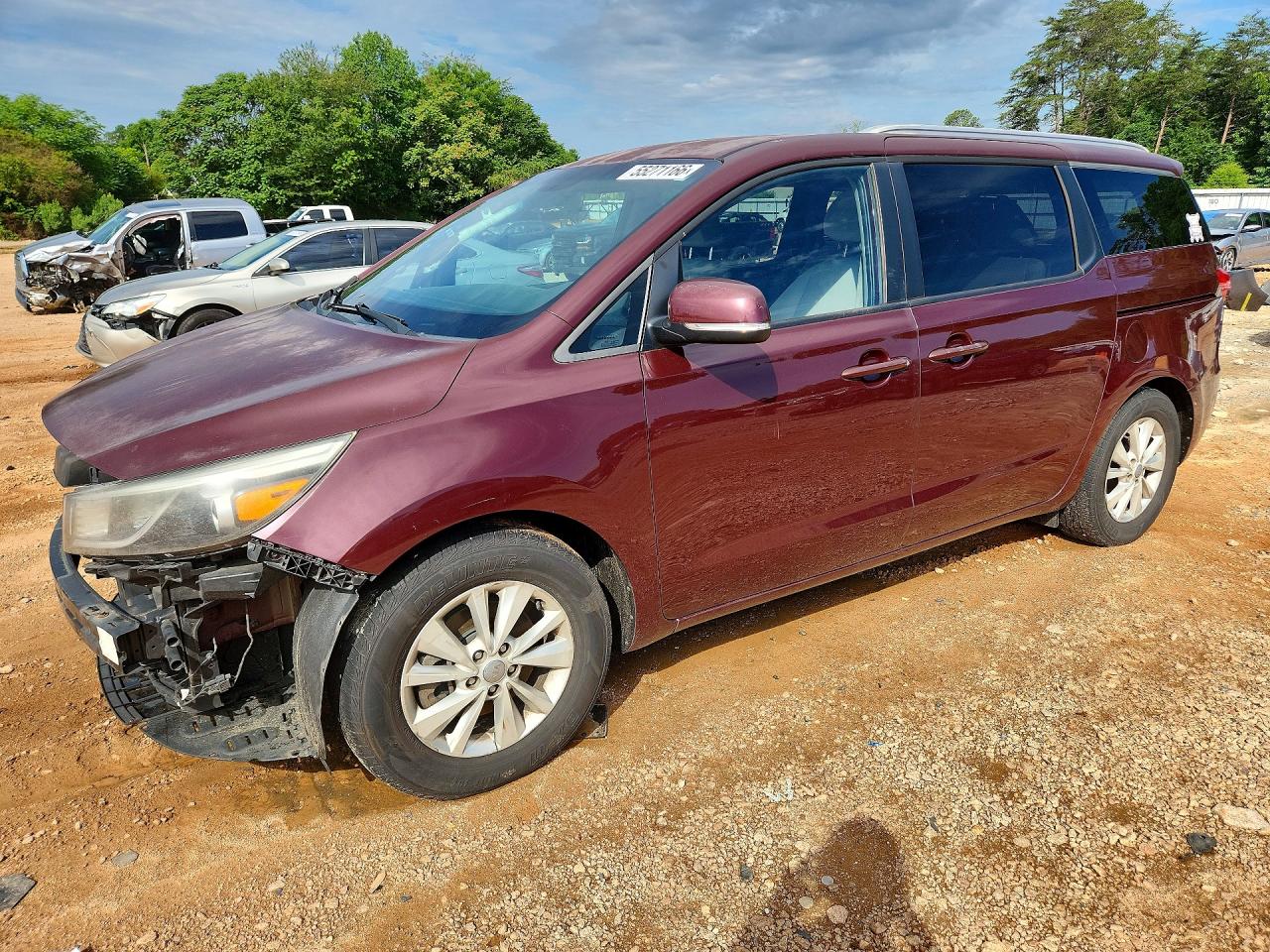 Salvage Kia Sedona Image