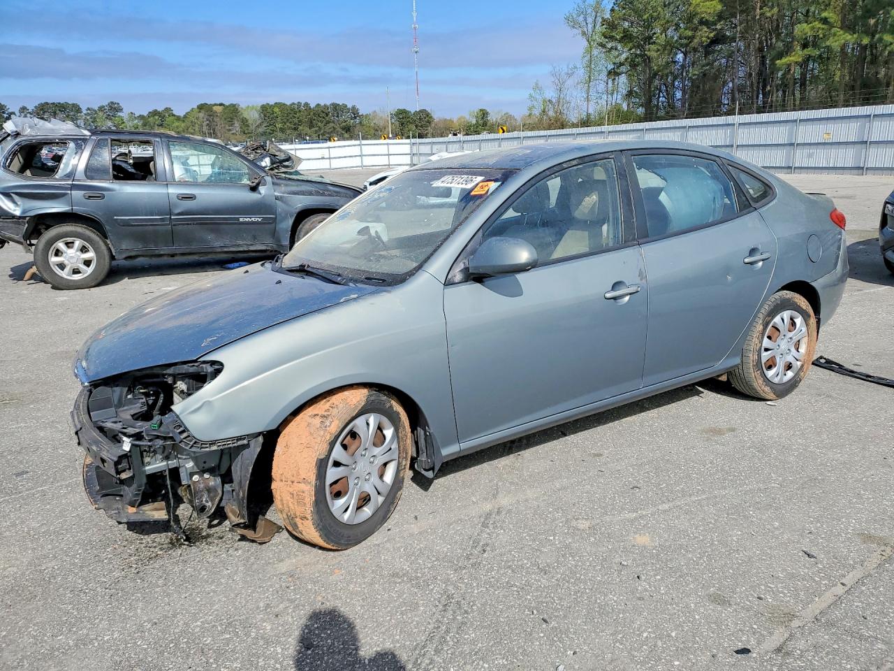 Salvage Hyundai ELANTRA Image