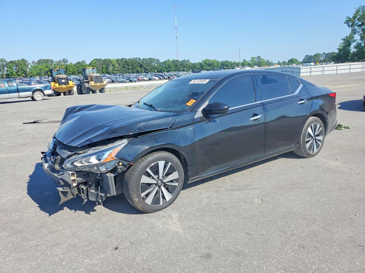 Salvage Nissan Altima Image