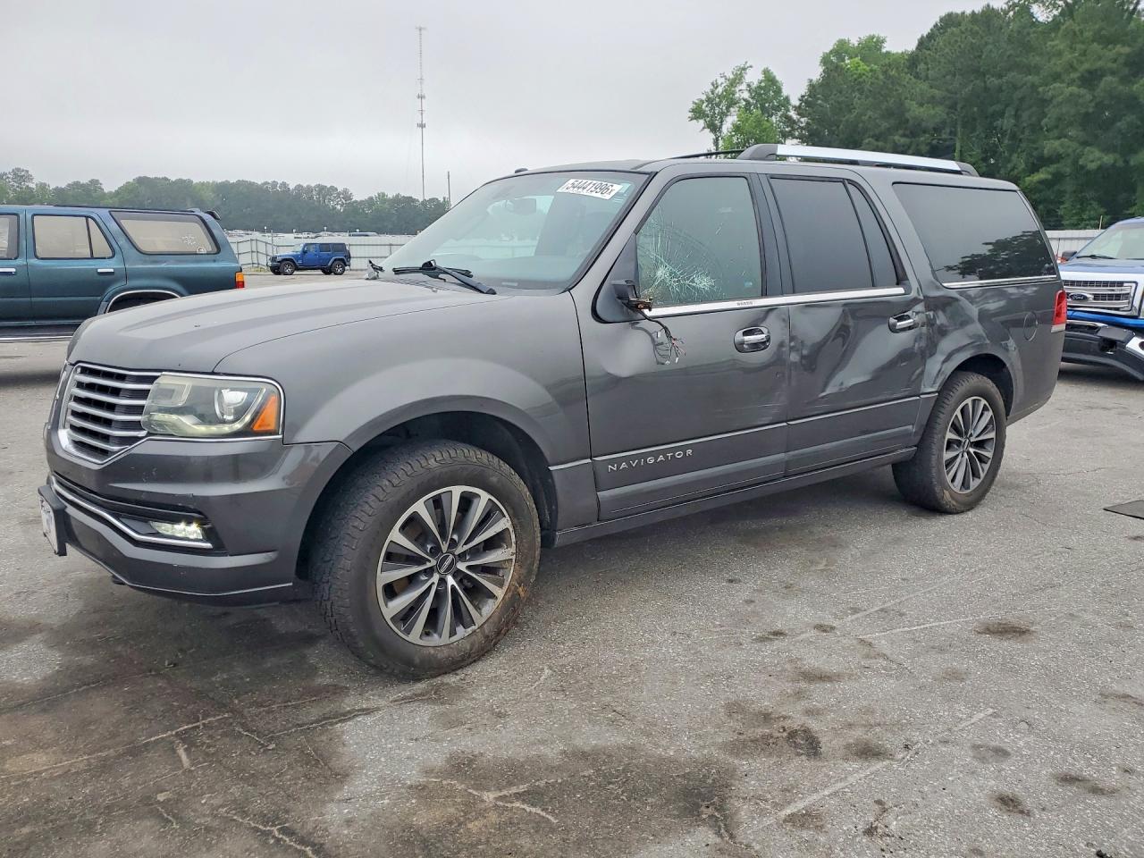 Salvage Lincoln Navigator Image