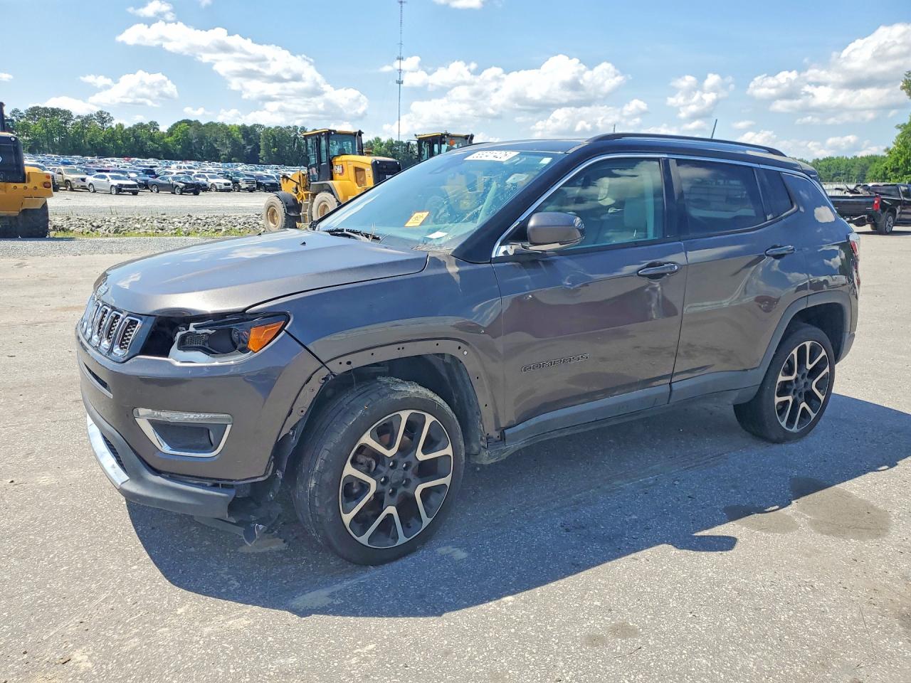 Salvage Jeep Compass Image