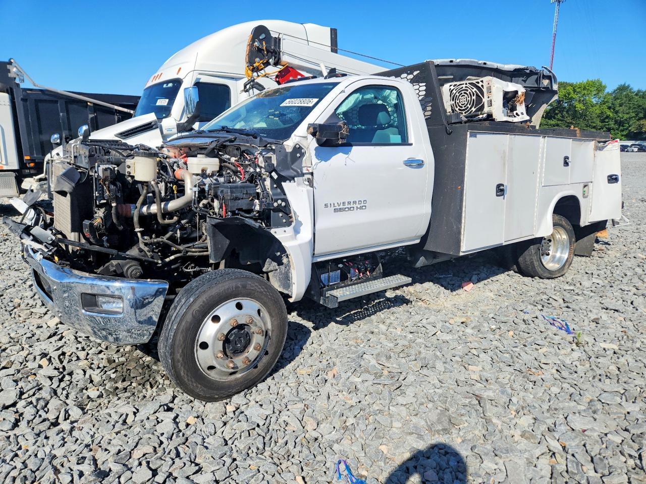 Salvage Chevrolet Silverado Image