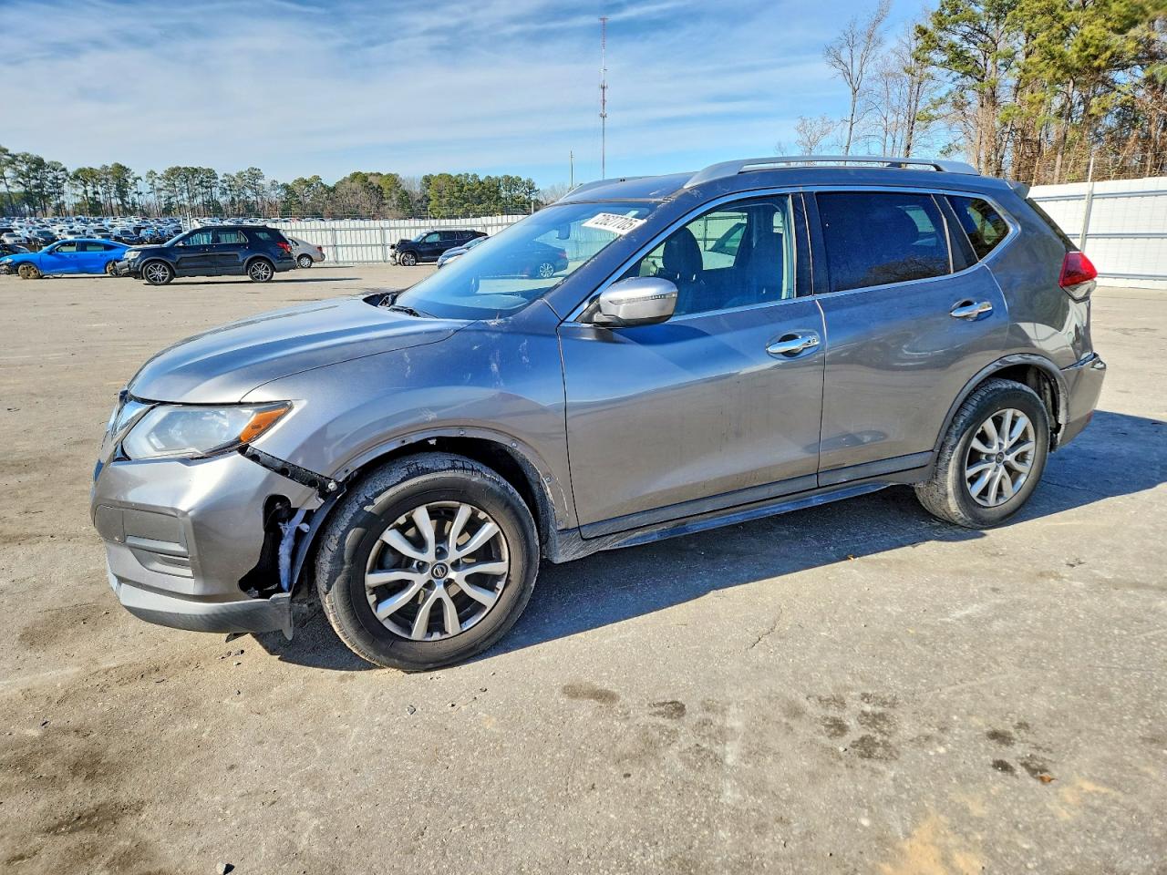 Salvage Nissan Rogue Image