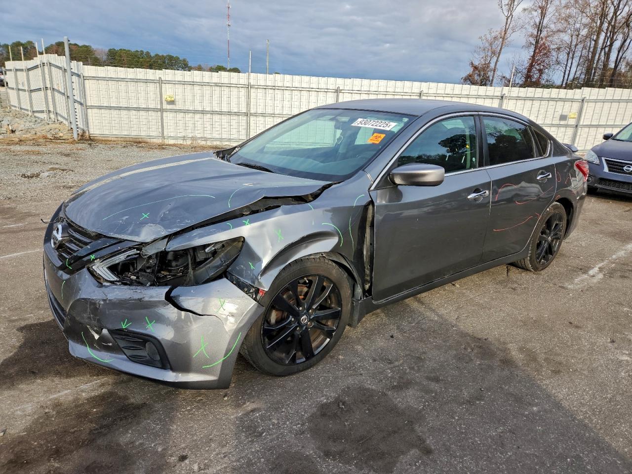 Salvage Nissan Altima Image