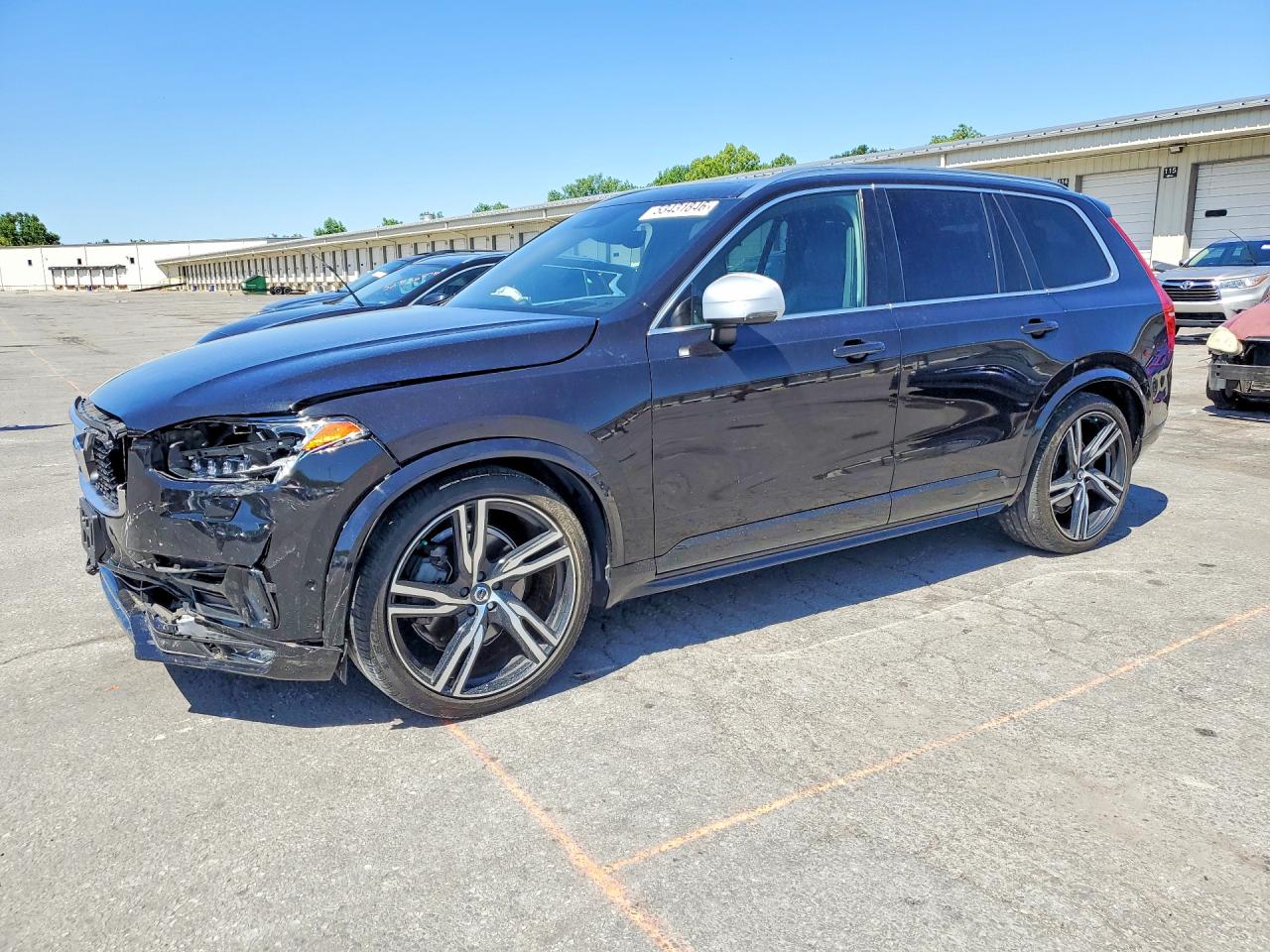 Salvage Volvo XC90 Image