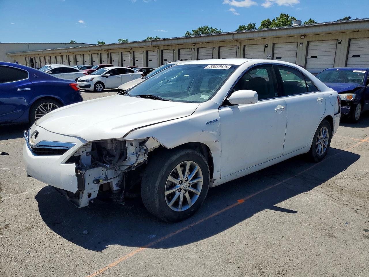Salvage Toyota Camry Image