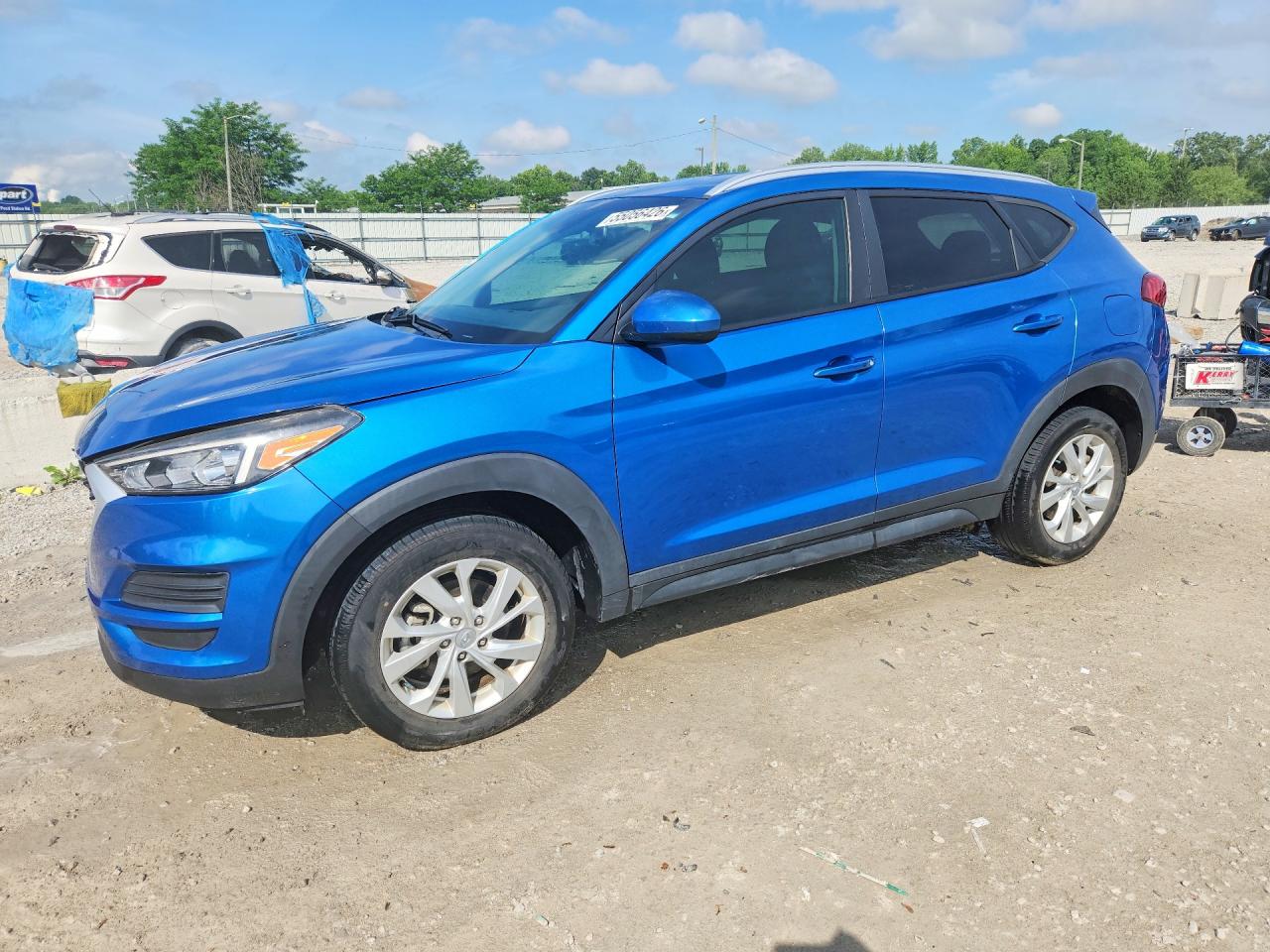 Salvage Hyundai TUCSON Image