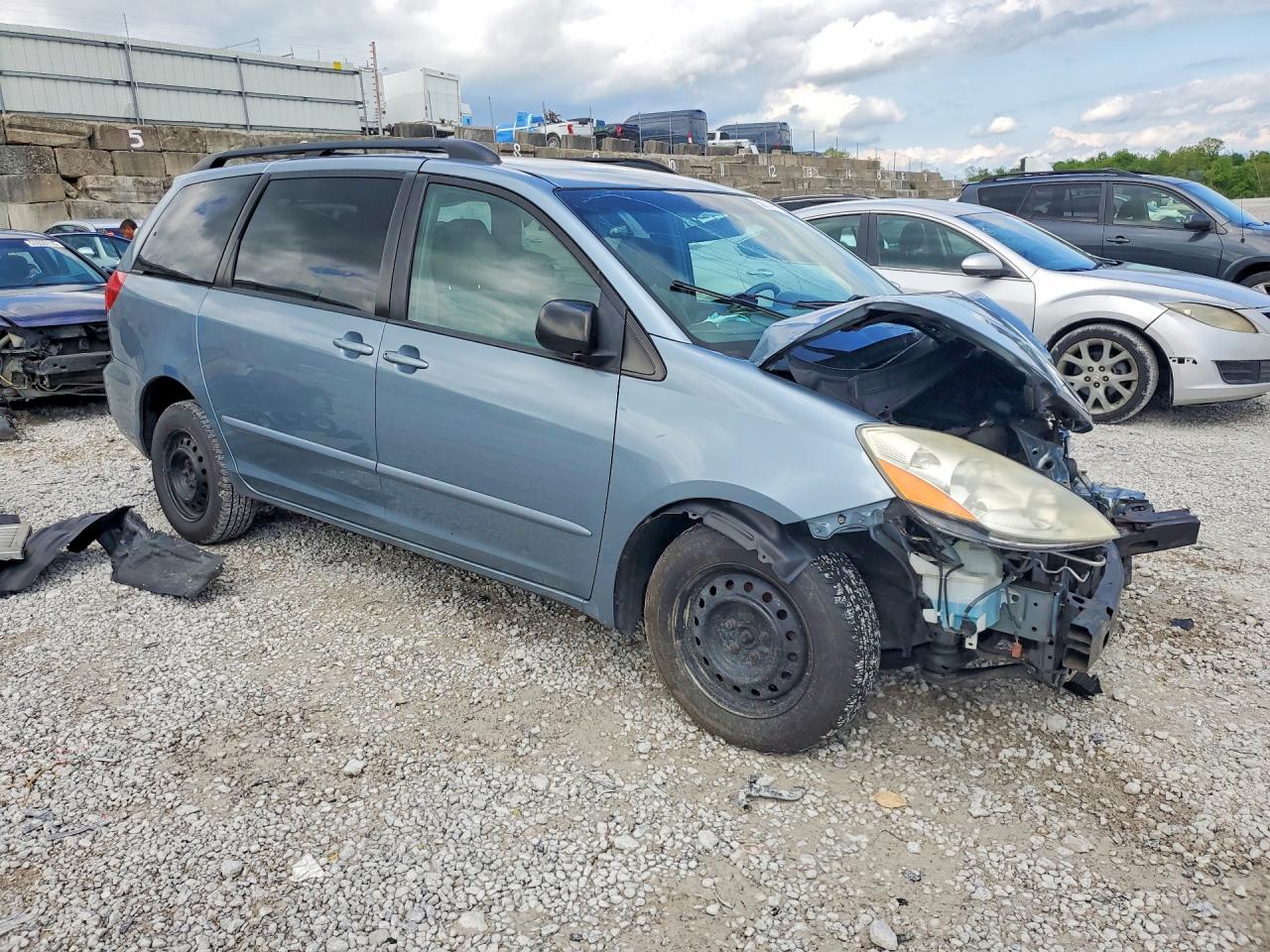 Toyota Sienna Le 7-passenger