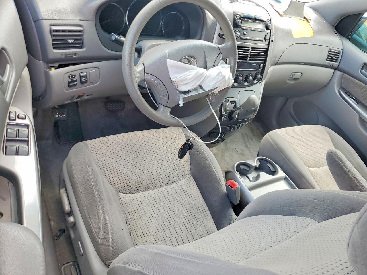 Toyota Sienna Le 7-passenger