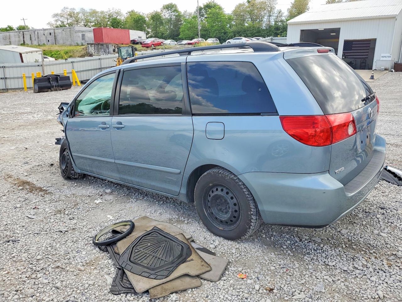 Toyota Sienna Le 7-passenger