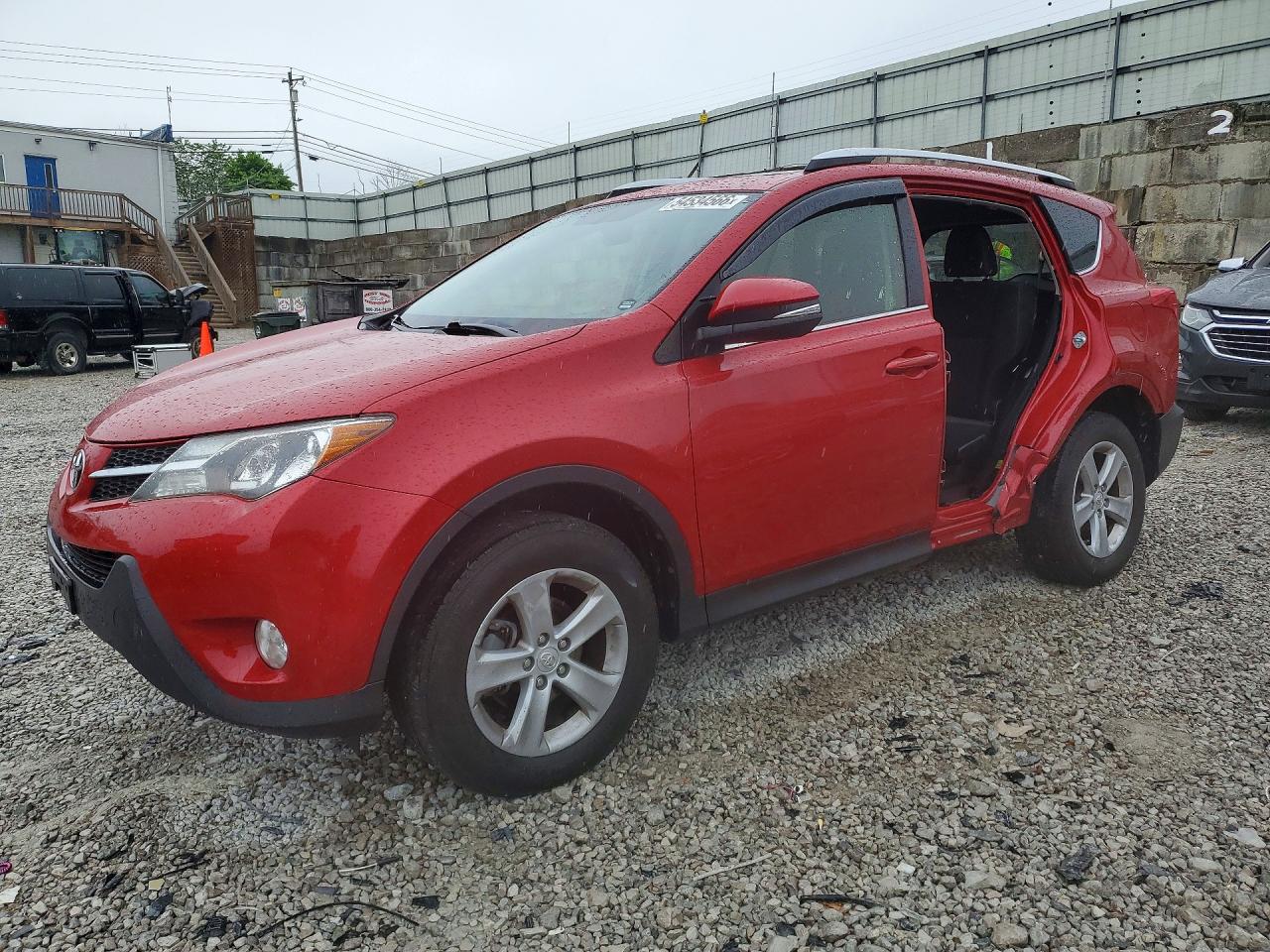 Salvage Toyota RAV4 Image