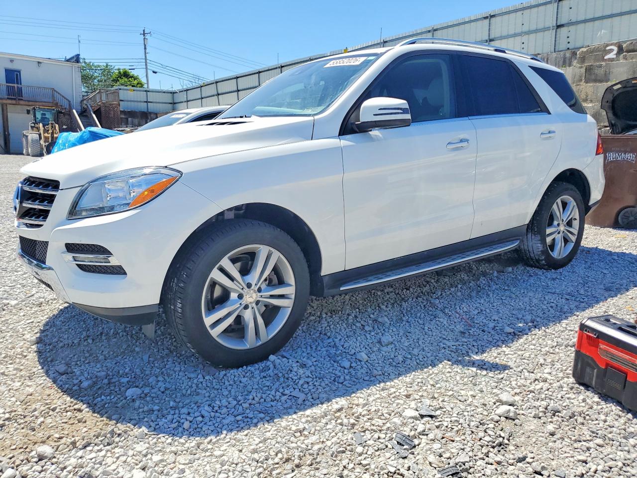 Salvage Mercedes-Benz M-Class Image
