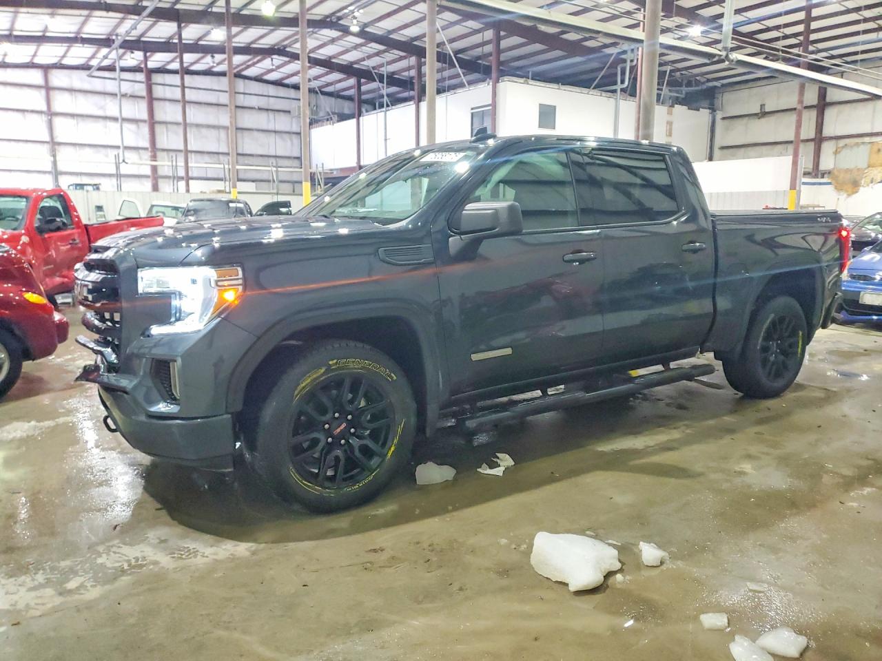 Salvage GMC Sierra Image