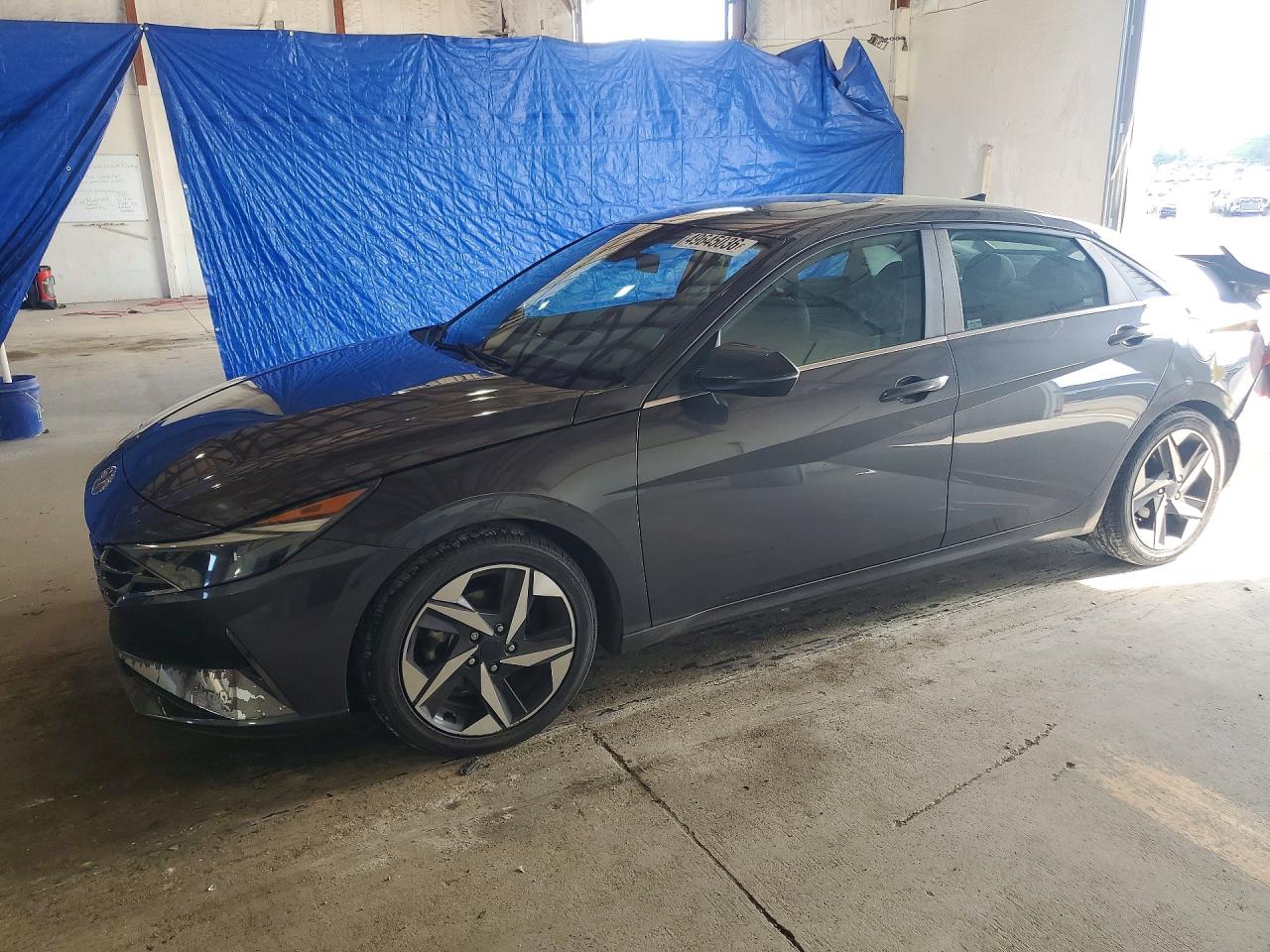 Salvage Hyundai ELANTRA Image