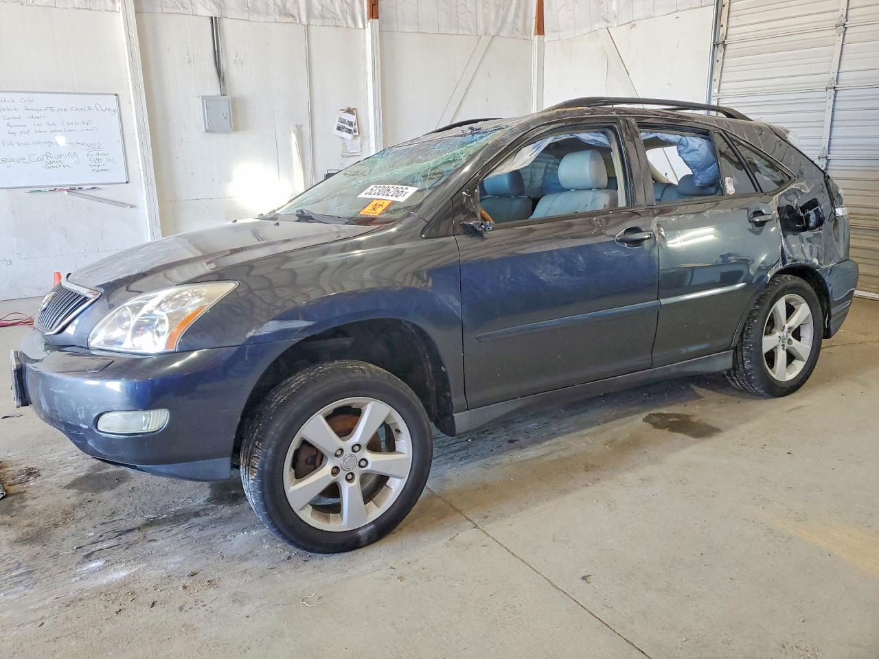 Salvage Lexus RX Image