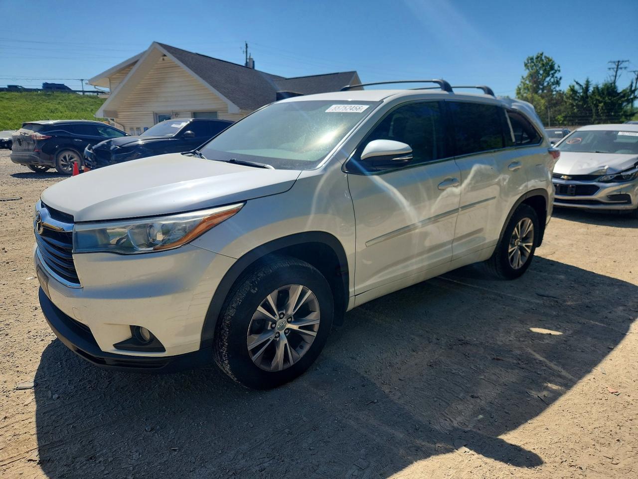 Salvage Toyota Highlander Image