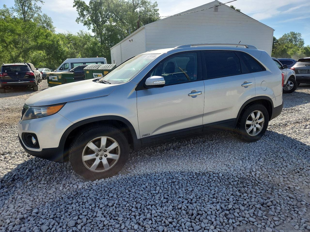 Salvage Kia Sorento Image