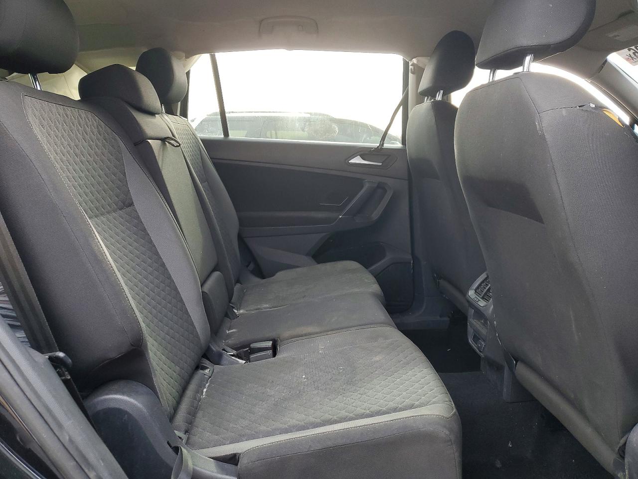 Volkswagen Tiguan S