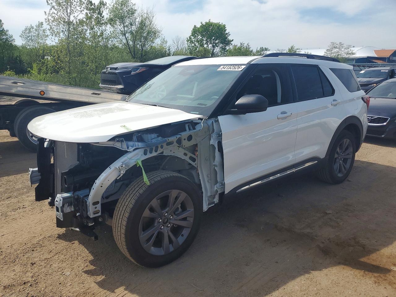 Salvage Ford Explorer Image