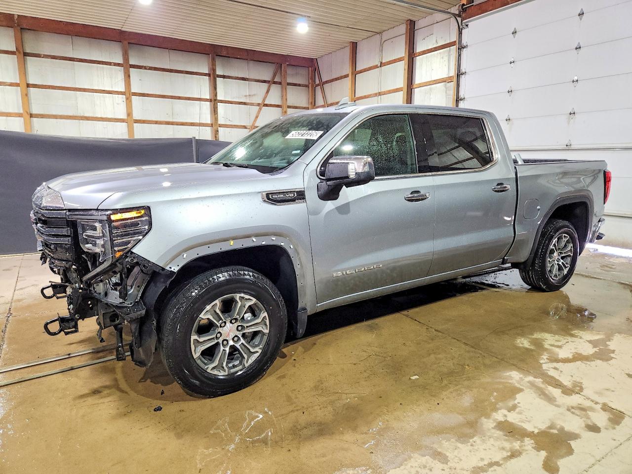 Salvage GMC Sierra Image