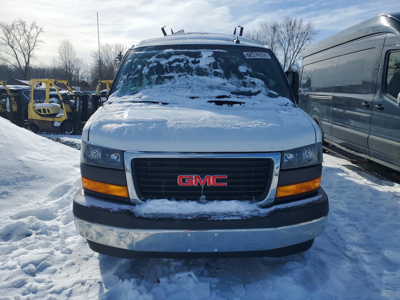 GMC Savana Cutaway G3500